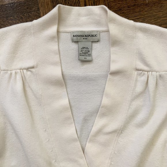 SALE 💚 Banana Republic V-Neck Cotton Knit Top - Picture 3 of 7